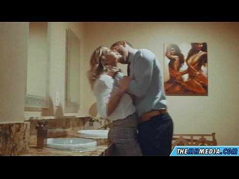 ❤️ Uma blonde obugaxayo ekuyenga endlini yangasese yomphakathi Ucansi lwendunu ku-porn zu.my-hentai-gallery.ru ❌❤
